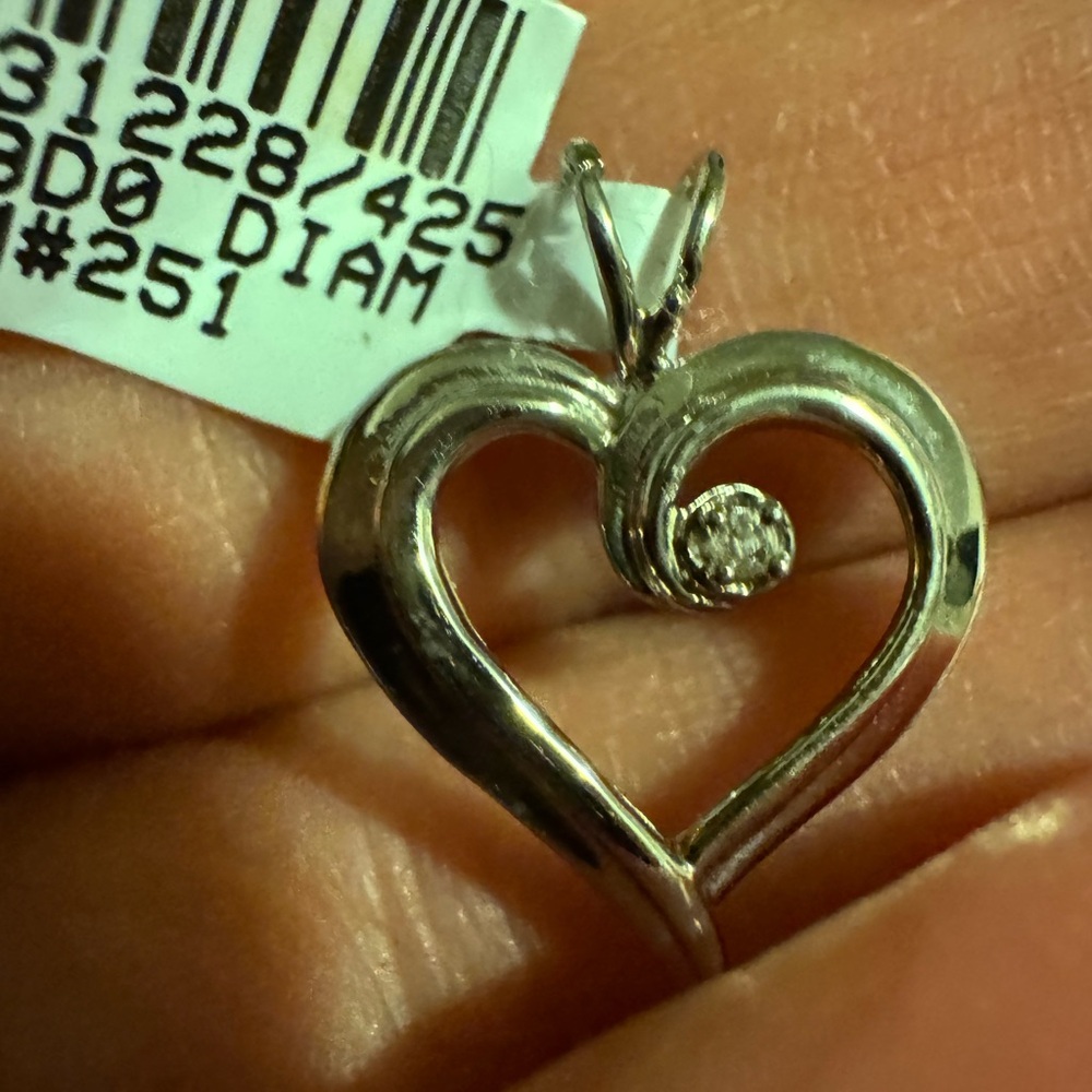 10K White Gold Heart Pendant with Single Diamond Accent - Picture 5 of 7